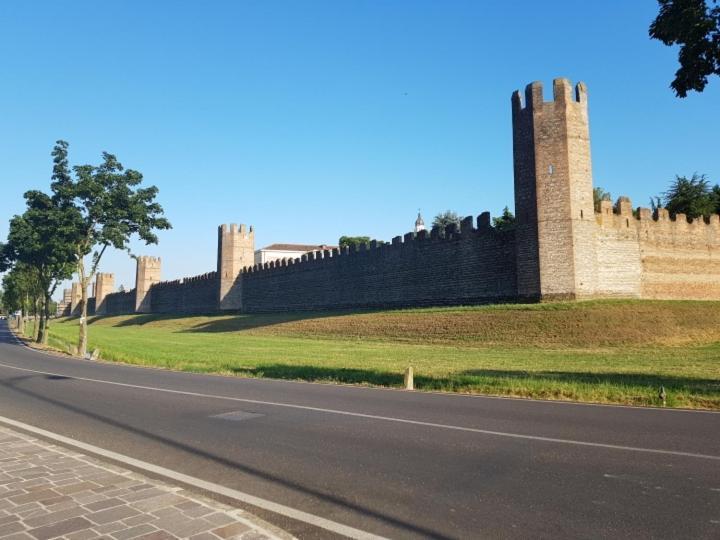 Ostello Citta' Murata Montagnana  Bagian luar foto